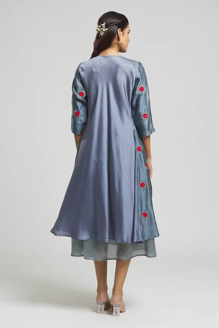 Shop Bhusattva Grey Silk Embroidery Round Neck Floral Shrug With Dress at Aza Fashions Shop_Bhusattva_Grey Silk Embroidery Round Neck Floral Shrug With Dress_at_Aza_Fashions