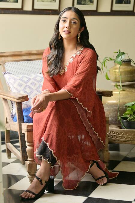 Buy Saangi Brown Georgette Embroidery V-neck Zardozi Kaftan Pant Set Online at Aza Fashions Buy_Saangi_Brown Georgette Embroidery V-neck Zardozi Kaftan Pant Set_Online_at_Aza_Fashions