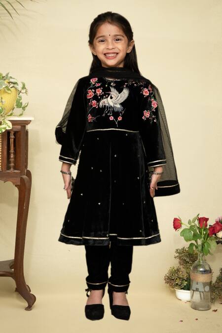 Mamma Plz Black Velvet, Voile Embroidery Botanic Anarkali Set With Dupatta Online at Aza Fashions Mamma Plz_Black Velvet, Voile Embroidery Botanic Anarkali Set With Dupatta _Online_at_Aza_Fashions