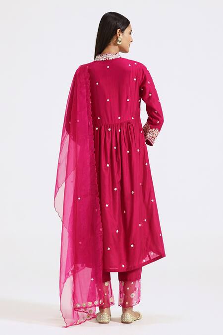 Shop Basanti Kapde aur Koffee Pink Chanderi Embroidery Thread V Neck Work Kurta Pant Set at Aza Fashions Shop_Basanti Kapde aur Koffee_Pink Chanderi Embroidery Thread V Neck Work Kurta Pant Set _at_Aza_Fashions