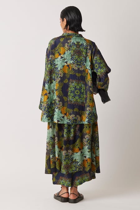 Shop Yavi Brown Silk Collared Accord Quilted Jacket at Aza Fashions Shop_Yavi_Brown Silk Collared Accord Quilted Jacket _at_Aza_Fashions