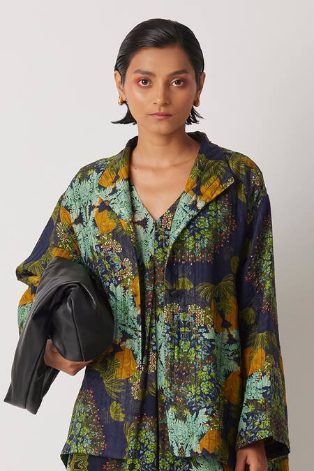 Yavi Brown Silk Collared Accord Quilted Jacket Online at Aza Fashions Yavi_Brown Silk Collared Accord Quilted Jacket _Online_at_Aza_Fashions