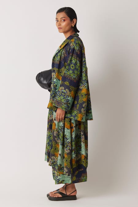 Buy Yavi Brown Silk Collared Accord Quilted Jacket Online at Aza Fashions Buy_Yavi_Brown Silk Collared Accord Quilted Jacket _Online_at_Aza_Fashions