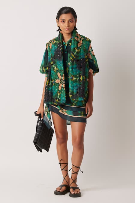 Yavi Green Silk Open Neck Kotty Hand Quilted Jacket 