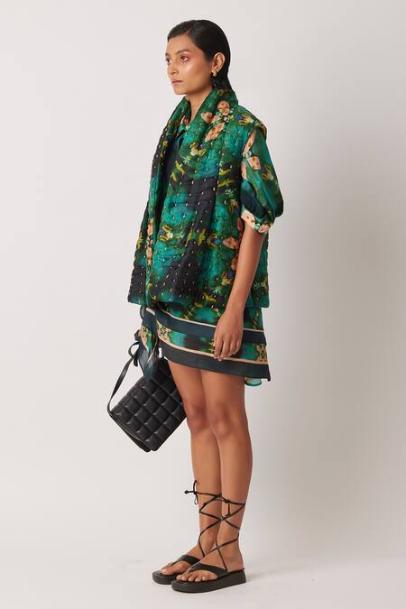 Yavi Green Silk Open Neck Kotty Hand Quilted Jacket Online at Aza Fashions Yavi_Green Silk Open Neck Kotty Hand Quilted Jacket _Online_at_Aza_Fashions