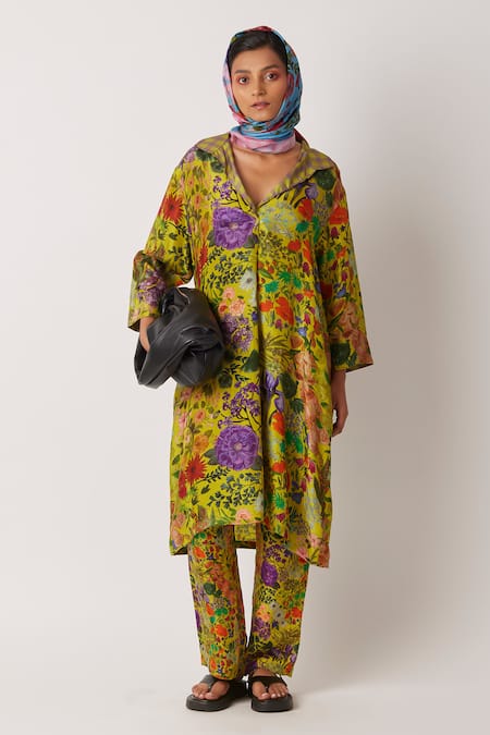 Yavi Green Silk Betty Printed Straight Pant 