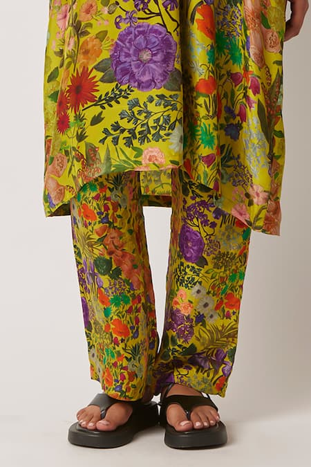 Yavi Green Silk Betty Printed Straight Pant Online at Aza Fashions Yavi_Green Silk Betty Printed Straight Pant _Online_at_Aza_Fashions