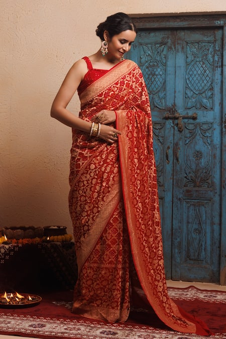Geroo Jaipur_Red Georgette Zari Gharchola Bandhani Saree With Unstitched Blouse Piece _Online_at_Aza_Fashions