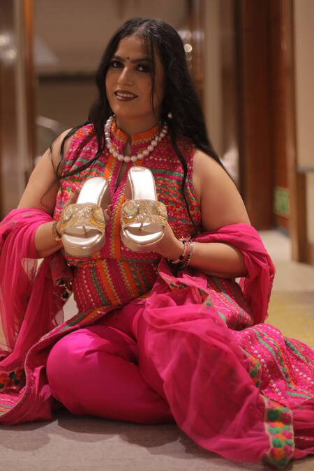 Buy_Foot Fuel_Gold Zari, Sequins Rani Mere Knotted Zardosi Work Wedges 