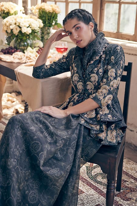 Buy Paulmi And Harsh Black Organza, Chanderi Silk, Satin Deer Printed 6 Yard Saree With Peplum Top Buy_Paulmi And Harsh_Black Organza, Chanderi Silk, Satin Deer Printed 6 Yard Saree With Peplum Top