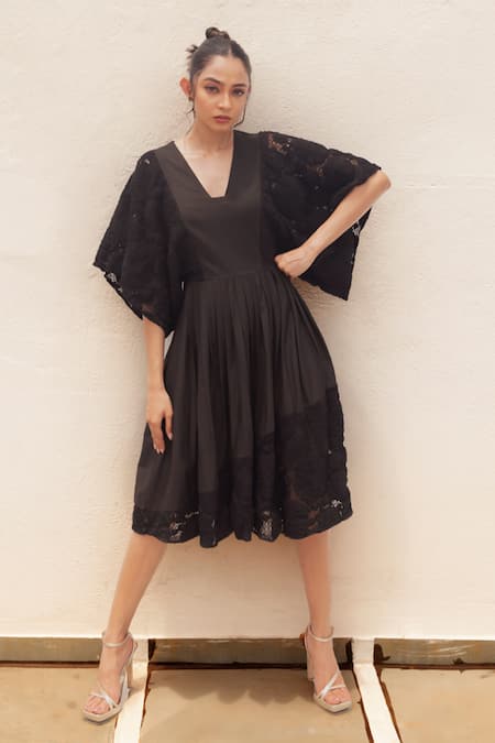 Couche Floral Lace Boxy Sleeves Midi Dress 