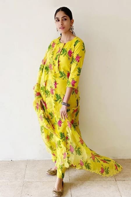 Label Earthen Yellow Cotton, Organza Silk Round Printed Kurta Set Online at Aza Fashions Label Earthen_Yellow Cotton, Organza Silk Round Printed Kurta Set _Online_at_Aza_Fashions