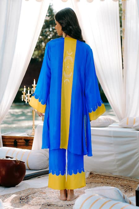 Kacha Tanka Embroidered Kurta Set with Jacket 