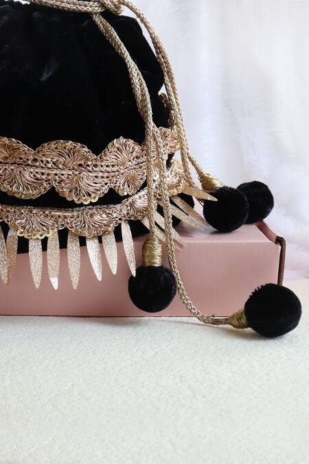Soho Boho Studio By Aarti Thakur_Black Embellished Velvet Lace Potli _Online_at_Aza_Fashions