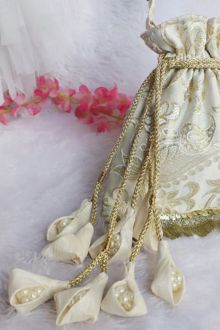 Soho Boho Studio By Aarti Thakur_White Sequins, Fringe Banarasi Silk Embellished Potli Bag _Online_at_Aza_Fashions