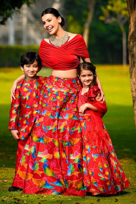 Thetaa_Red Chanderi Silk, Cotton, Polyester Fleeting Birds Print Sherwani Kurta Set _at_Aza_Fashions