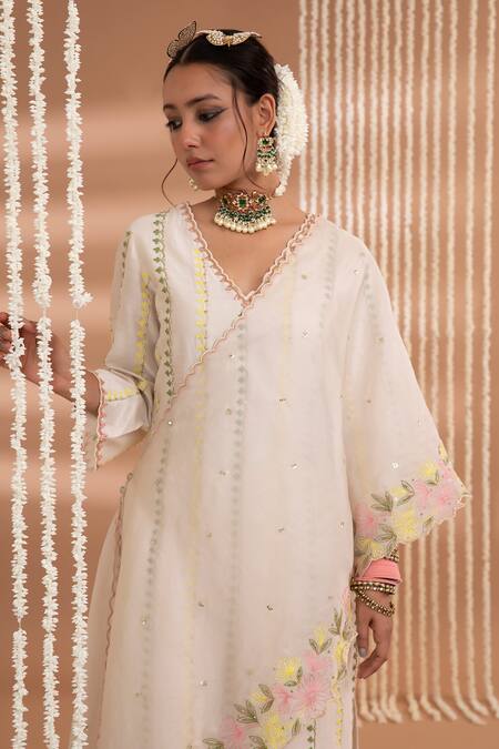 Show Shaa_Ivory Chanderi, Cotton Satin, Organza Embroidery V-neck Madhur Kurta Pant Set _Online_at_Aza_Fashions