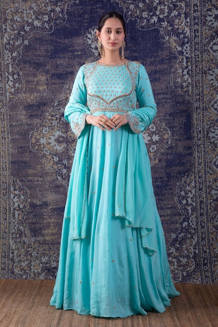 W mughal outlet gown