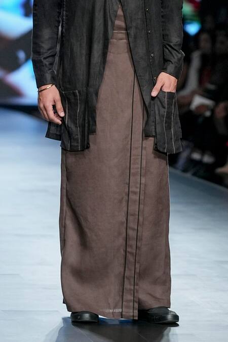 Buy Son Of A Noble Snob Black 100% Linen Arijit Asymmetric Shacket Lungi Trouser Set Online at Aza Fashions Buy_Son Of A Noble Snob_Black 100% Linen Arijit Asymmetric Shacket Lungi Trouser Set _Online_at_Aza_Fashions