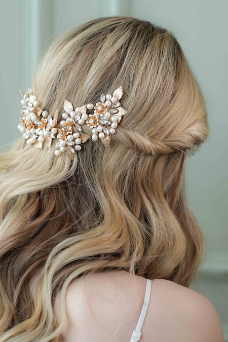 Shop Floristaa By Mahek Gold Pearls, Rhinestones Dewdrop Embellished Haircomb at Aza Fashions Shop_Floristaa By Mahek_Gold Pearls, Rhinestones Dewdrop Embellished Haircomb _at_Aza_Fashions