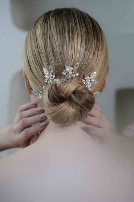 Buy Floristaa By Mahek Silver Pearls, Metallic Thread Olia Floral Pattern Hair Pins Set Of 5 Online at Aza Fashions Buy_Floristaa By Mahek_Silver Pearls, Metallic Thread Olia Floral Pattern Hair Pins Set Of 5 _Online_at_Aza_Fashions