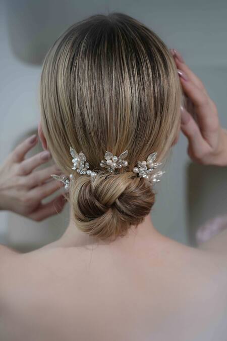 Shop Floristaa By Mahek Silver Pearls, Metallic Thread Olia Floral Pattern Hair Pins Set Of 5 Online at Aza Fashions Shop_Floristaa By Mahek_Silver Pearls, Metallic Thread Olia Floral Pattern Hair Pins Set Of 5 _Online_at_Aza_Fashions