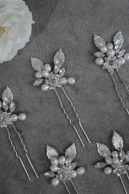 Buy Floristaa By Mahek Silver Pearls, Metallic Thread Olia Floral Pattern Hair Pins Set Of 5 Buy_Floristaa By Mahek_Silver Pearls, Metallic Thread Olia Floral Pattern Hair Pins Set Of 5