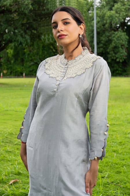 Buy_Label Lila_Grey Silk Pearls Mandarin Dahlia Cut Work Embellished Neckline Kurta With Pant 