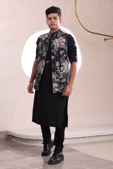 Mahima Mahajan_Black Cotton Sequins, Mirrors Fleur Blossom Print Nehru Jacket Set _at_Aza_Fashions