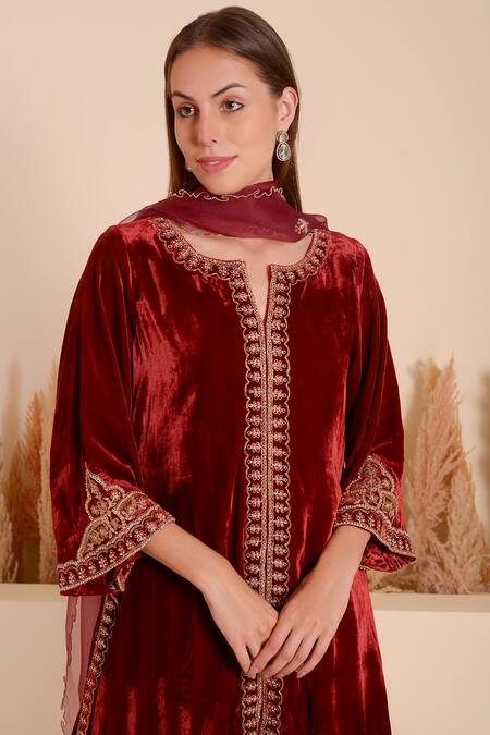 Surabhi Arya_Maroon Velvet Embroidery V-neck Bloom Vine Kurta With Pant _Online_at_Aza_Fashions