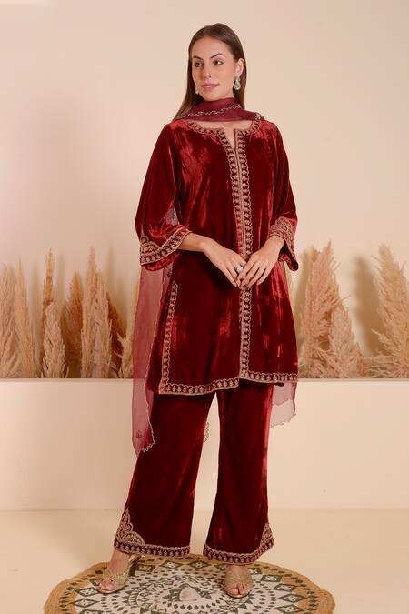 Buy_Surabhi Arya_Maroon Velvet Embroidery V-neck Bloom Vine Kurta With Pant _Online_at_Aza_Fashions