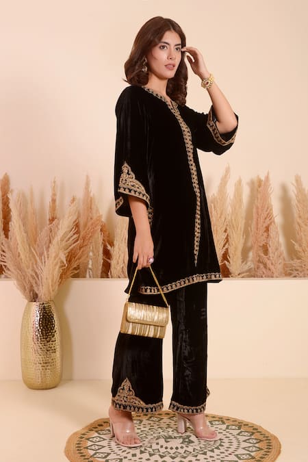 Shop_Surabhi Arya_Black Velvet Embroidery Split V-neck Gardenia Vine Kurta With Pant _Online_at_Aza_Fashions