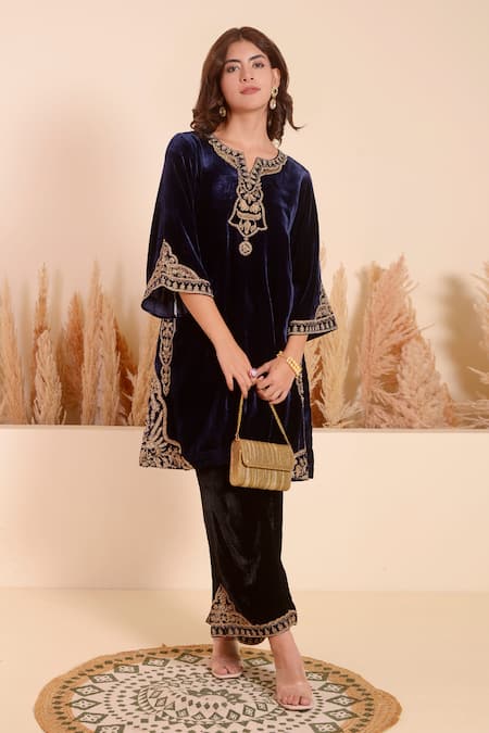 Shop_Surabhi Arya_Blue Velvet Embroidery Split V-neck Blossom Garden Kurta With Pant _Online_at_Aza_Fashions