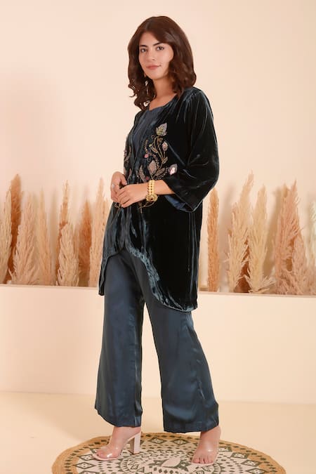 Shop_Surabhi Arya_Green Velvet, Chanderi Silk Sequins, Hyacinth Bloom Embellished Jacket Pant Set _Online_at_Aza_Fashions