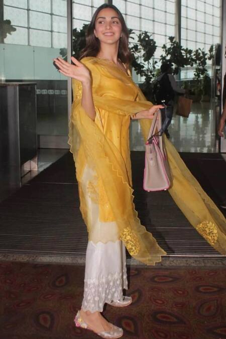 Buy_Devnaagri_Yellow Organza, Muskaish, Silk Chanderi V Neck Kurta Set