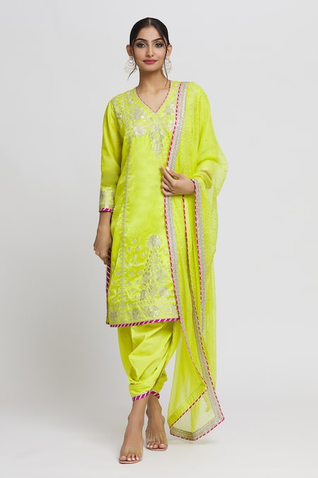 Gopi Vaid Surbhi Thread Embroidered Kurta Set 