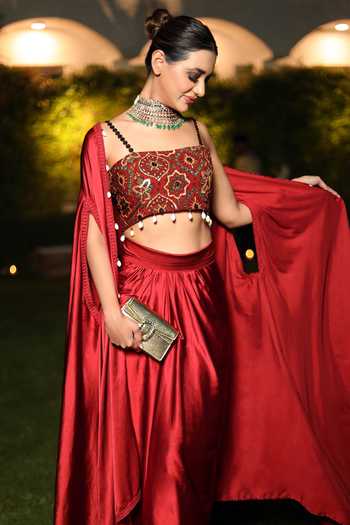 Buy_Nitya Bajaj_Red Satin Embroidery Lace Cape Open Border Draped Skirt Set 