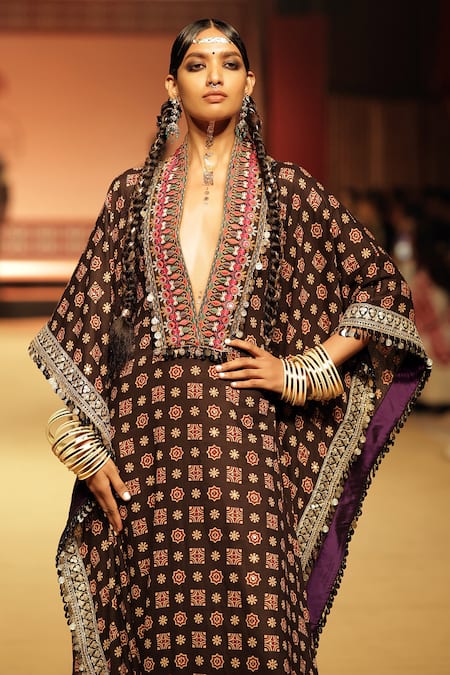 Buy Nitya Bajaj Black Cotton Hand Block Printed Ajrakh Deep V Shawl Collar Kaftan Online at Aza Fashions Buy_Nitya Bajaj_Black Cotton Hand Block Printed Ajrakh Deep V Shawl Collar Kaftan _Online_at_Aza_Fashions