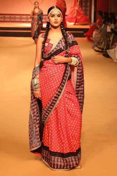 Nitya Bajaj_Red Viscose Crepe Hand Block Printed Ajrakh V Neck Saree With Blouse _at_Aza_Fashions