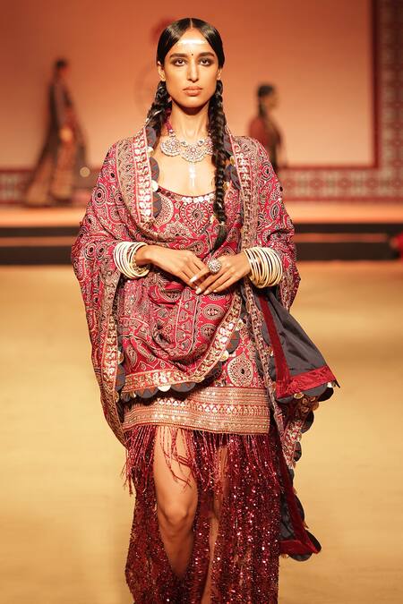 Buy_Nitya Bajaj_Red Net, Modal, Silk Sequins, Zari Round Neck Printed Kurta Skirt Set_Online_at_Aza_Fashions