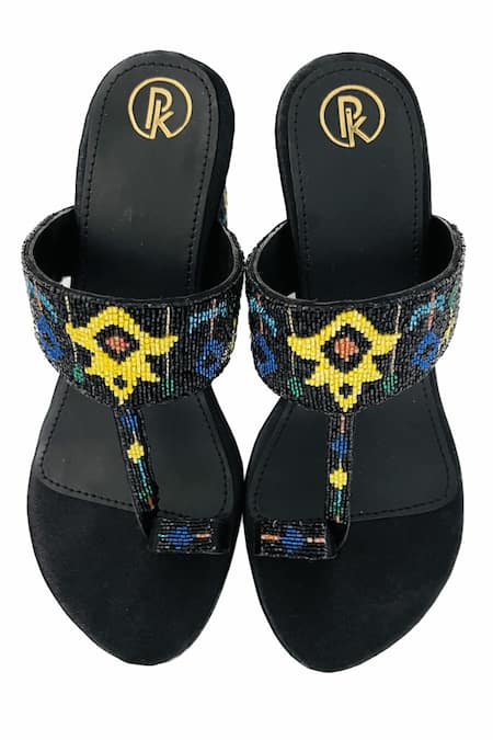Shop Preet Kaur Black Embroidery Baag Kolhapuri Heels at Aza Fashions Shop_Preet Kaur_Black Embroidery Baag Kolhapuri Heels _at_Aza_Fashions
