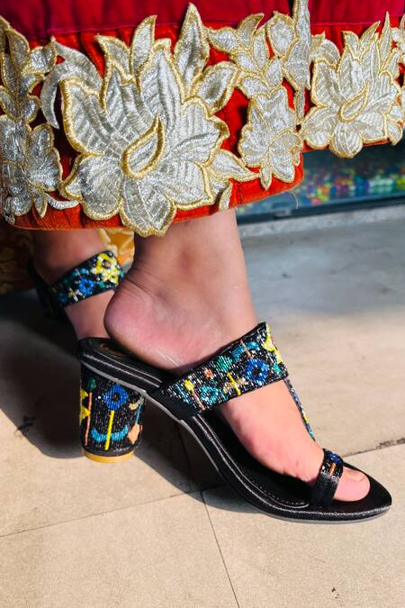 Preet Kaur Black Embroidery Baag Kolhapuri Heels at Aza Fashions Preet Kaur_Black Embroidery Baag Kolhapuri Heels _at_Aza_Fashions