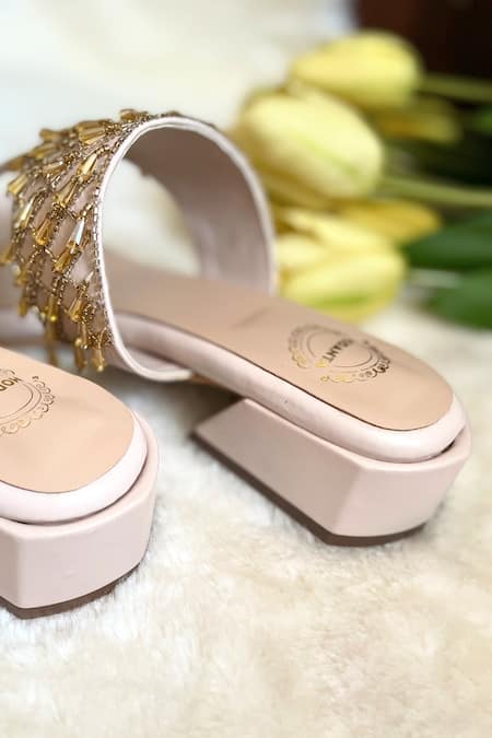 Buy_Modanta Footwear_Beige Chains Latkan Embellished Kolhapuri Heels _Online_at_Aza_Fashions