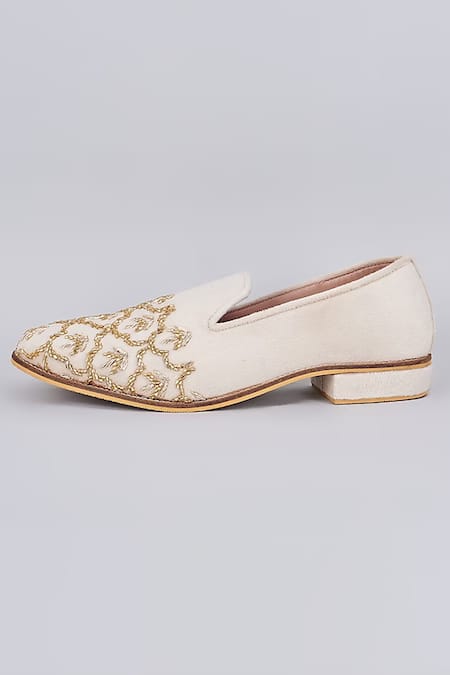 Rng Safawala Cutdana Hand Embroidered Loafers 