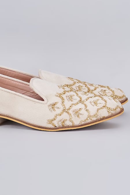 Rng Safawala Off White Cutdana Hand Embroidered Loafers Online at Aza Fashions Rng Safawala_Off White Cutdana Hand Embroidered Loafers _Online_at_Aza_Fashions