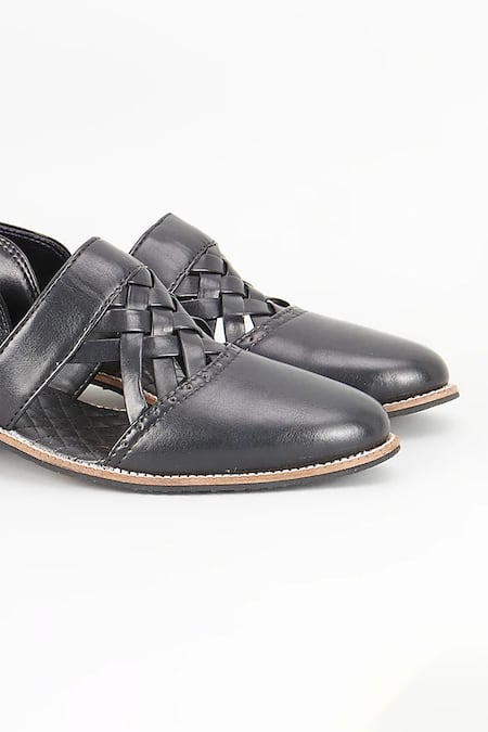 Rng Safawala_Black Basket Woven Slip-on Mules _Online_at_Aza_Fashions