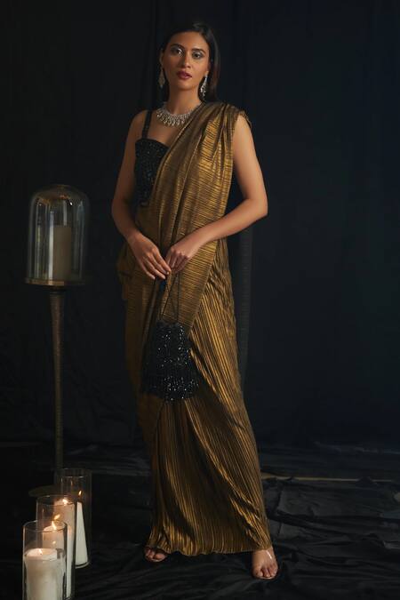 Shop Tasuvure Indes Gold Silk Crystals Sweetheart Neck Saia Slit Saree With Embroidered Blouse at Aza Fashions Shop_Tasuvure Indes_Gold Silk Crystals Sweetheart Neck Saia Slit Saree With Embroidered Blouse_at_Aza_Fashions