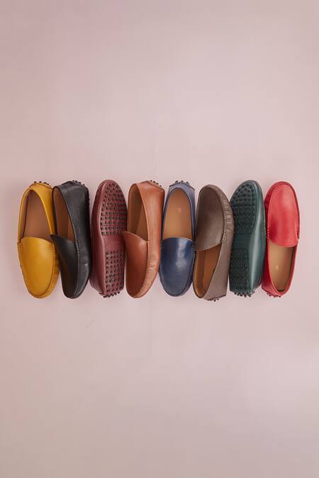 Buy_Baron & Bay_Maroon Marino Milled Round Toe Textured Shoes  _Online_at_Aza_Fashions