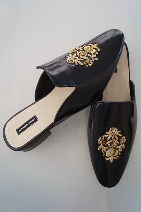 Shradha Hedau Footwear Couture Black Embroidery Max Floral Butta Mules at Aza Fashions Shradha Hedau Footwear Couture_Black Embroidery Max Floral Butta Mules _at_Aza_Fashions