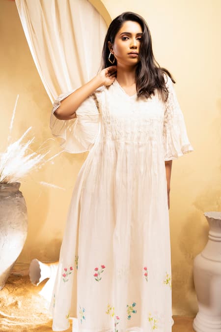 The White Tree Studio Off White Kurta- Chanderi (70% Cotton And Cross Smocked Anarkali & Culottes Set Online at Aza Fashions The White Tree Studio_Off White Kurta- Chanderi (70% Cotton And Cross Smocked Anarkali & Culottes Set _Online_at_Aza_Fashions